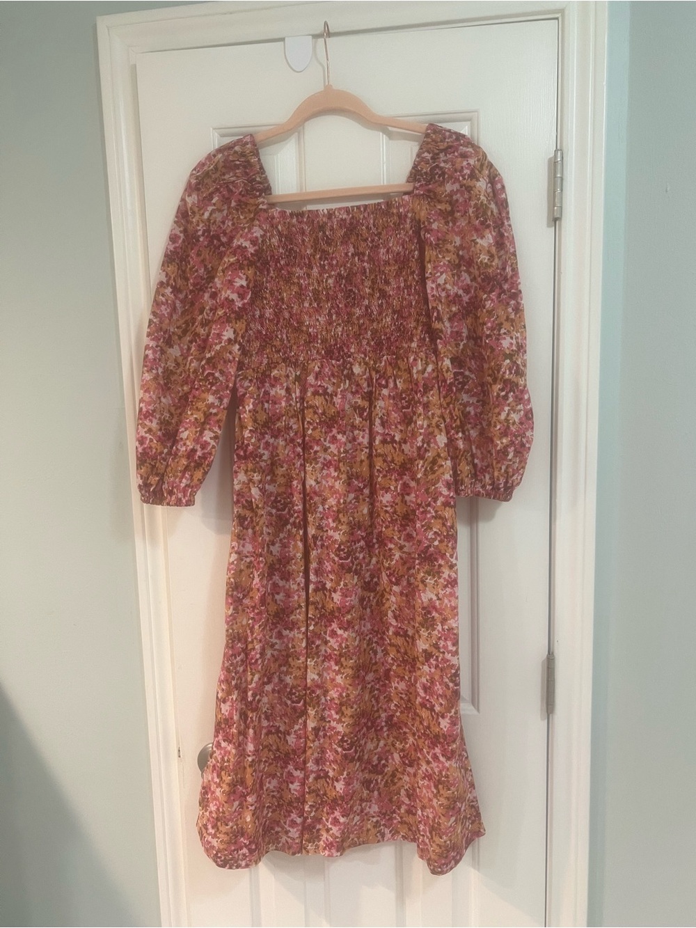 J crew size small Floral Puff-Sleeve Smocked Midi Dress in Pink